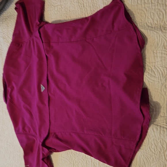 Columbia PFG dri fit. Pink/raspberry - Picture 2 of 4